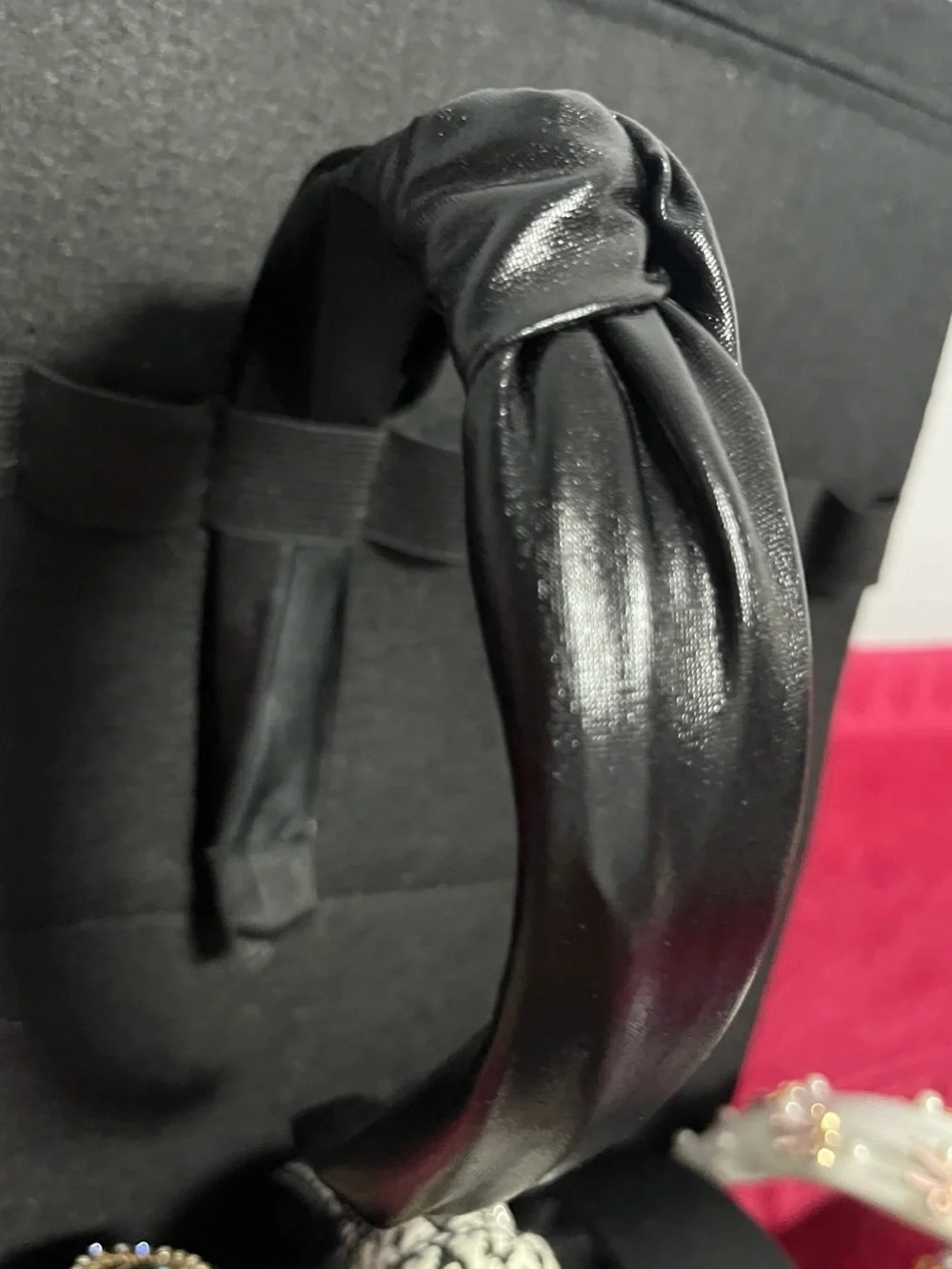 N/A sleek black